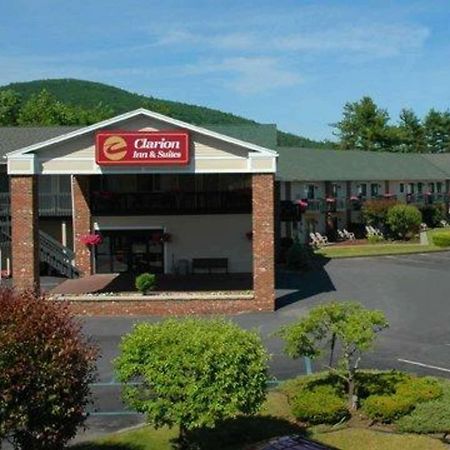 Clarion Inn & Suites At The Outlets Of Lake George Bagian luar foto